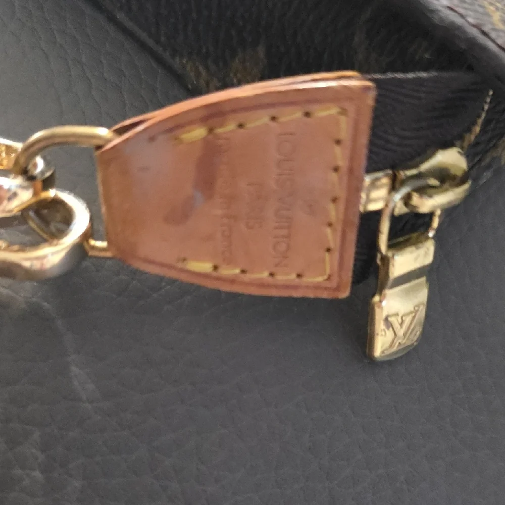 Louis Vuitton Women's Luxury Wallet - Picture 4 of 8